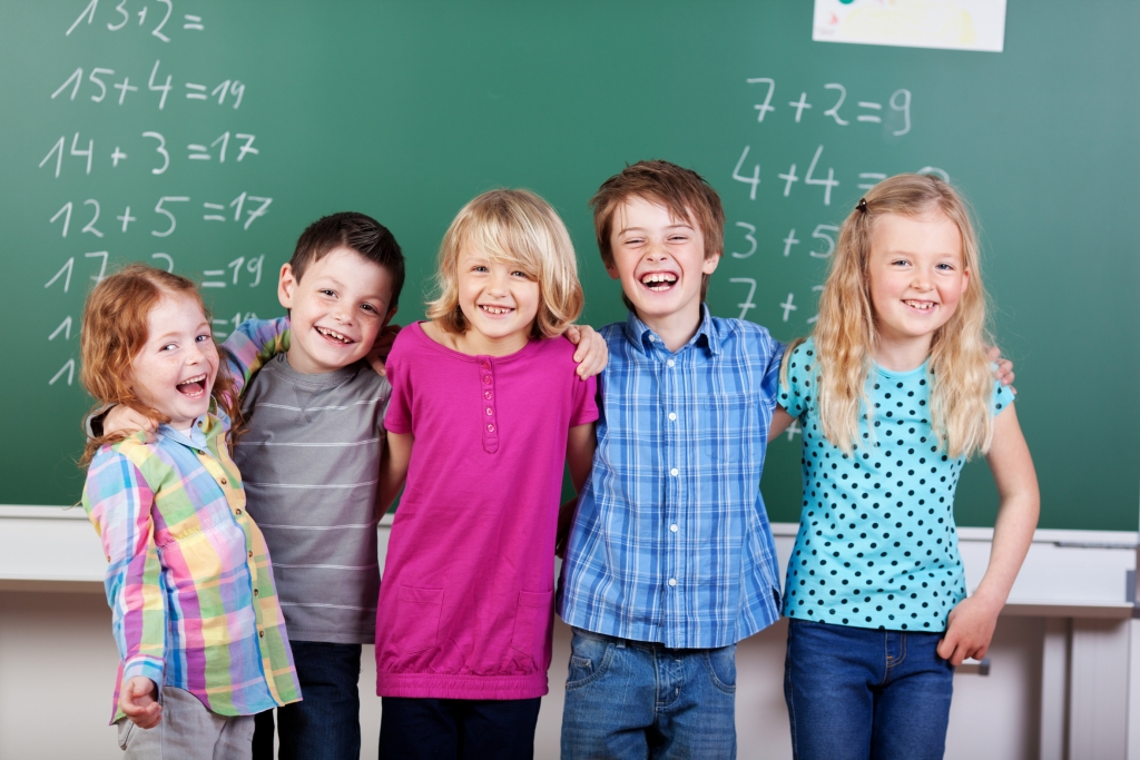 Fotolia_40653578_Kids_Schule